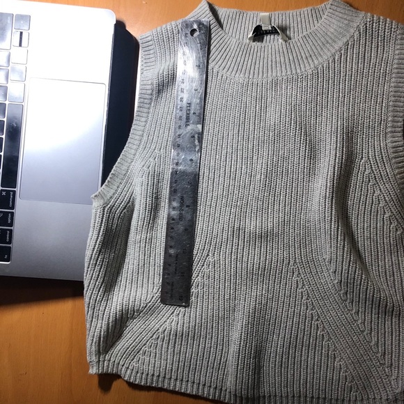 ✨💫2 for 40💫✨Aritzia Babaton nathan sweater Top - Picture 7 of 7